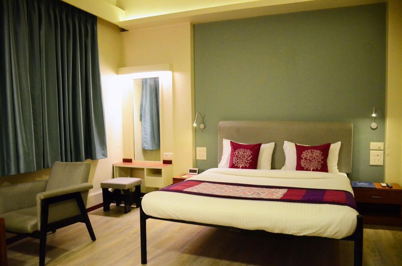 פונה Oyo 6429 Hotel Pearl מראה חיצוני תמונה