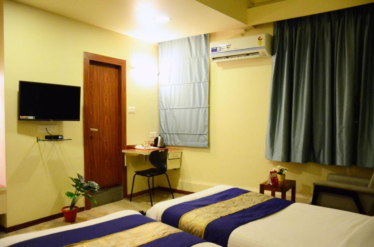 פונה Oyo 6429 Hotel Pearl מראה חיצוני תמונה